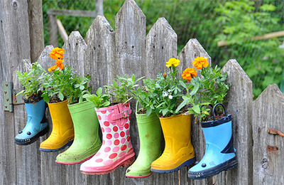 indypendent-thinking:
“ Cute idea for the kids’ Wellies as they outgrow them (via Upcycled Gardens | Dotcoms for Moms)
”