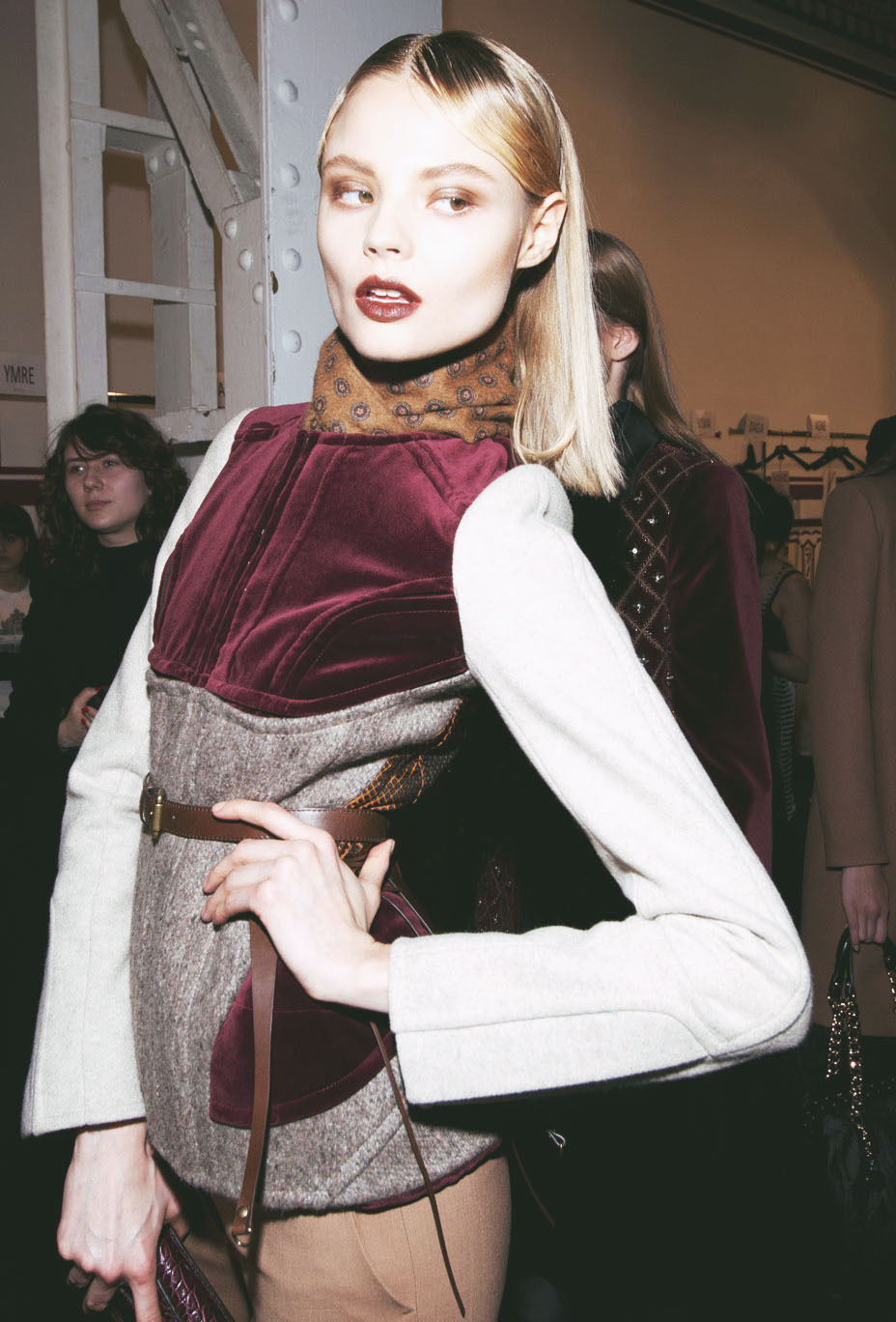 foudre:  magdalena frackowiak backstage at etro, fall/winter 2012 