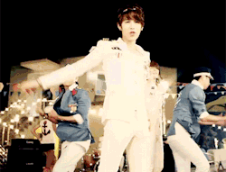 kpopsexualfrustration:  And my weakness for men in uniform strikes again! 