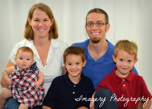 <p>Love this shot of the Hollenbeck Family!</p>