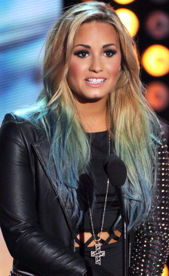  Demi Lovato blue hair appreciation post 