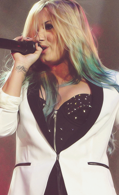  Demi Lovato blue hair appreciation post 