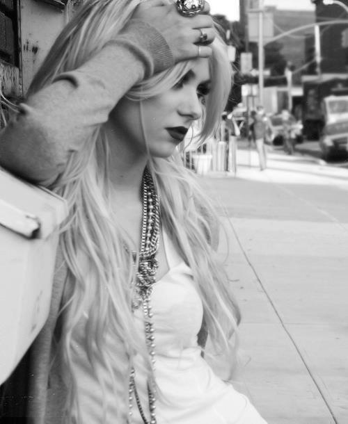 Reasons to love Gossip Girl: Taylor&rsquo;s style