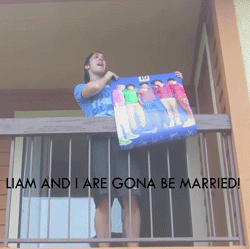 fckyeah0nedirecti0n:  LMFAOOOO!! 