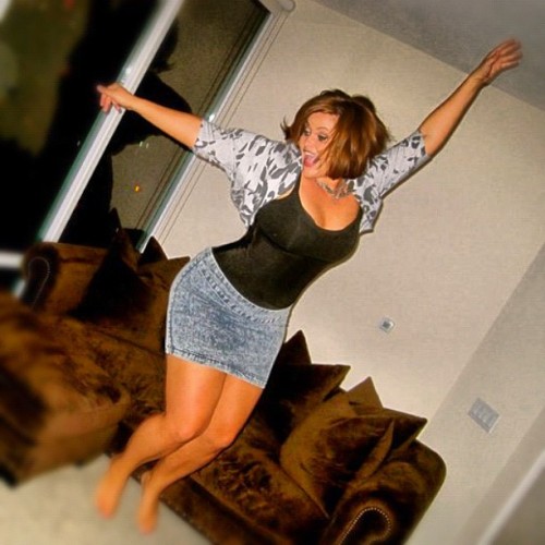 funkypeaches:  “Jump in the air and stay there” -badu My instagram is: funkypeaches http://twitter.com/funkypeaches_ http://www.facebook.com/funkypeaches