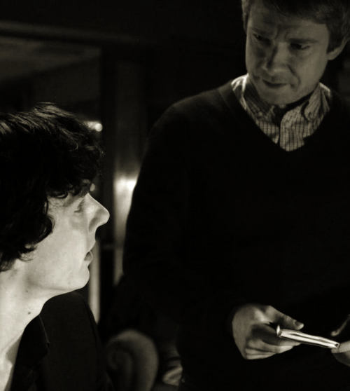 areyousuretonightsadangernight:  Sherlock’s eyelashes and John’s hands and Sherlock&rsqu