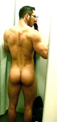 barecave:  guysflexingandmostlikelybuttstoo:  Another magnificent ass.   .