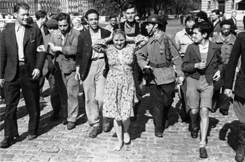 frenchhistory:
“ “ Une femme tondue à la libération
@credits
”
A femme tondue is a woman who, during WW2 or at the Libération, were humiliated (among it, being shaved by force) by their co-citizens who were outraged by their behaviour (or their...