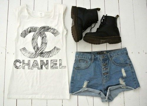 eww-slut:          Have you ever seen a hipster blog like this?! 