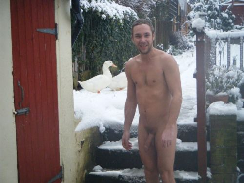 biversbear:  Special series -Dicks in Snow300 pictures of men playing in the snow. My Construction and Hockey player blog 4500 Pic Archive | 200 Videos 
