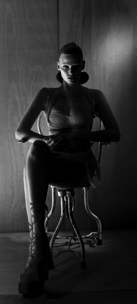 nothingpersonaluk:  Lara Stone - Mert Alas and Marcus Piggott 