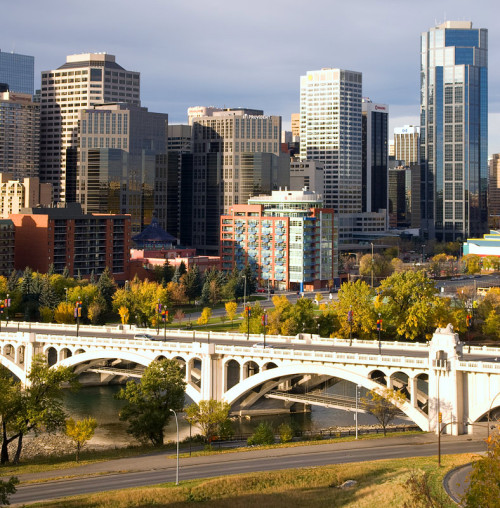 (via Centre St Bridge, Calgary AB, a photo from Alberta, Prairies | TrekEarth) Calgary, Alberta, Can