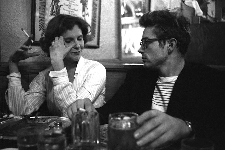 jam jamesdeandaily:  James Dean and Geraldine Page in a bar in NYC, 1955. 