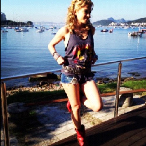 chamelforever-aiquefofo:  @izettel: @lua_blanco … Esperar no estilo… Faz toda diferença….rs  