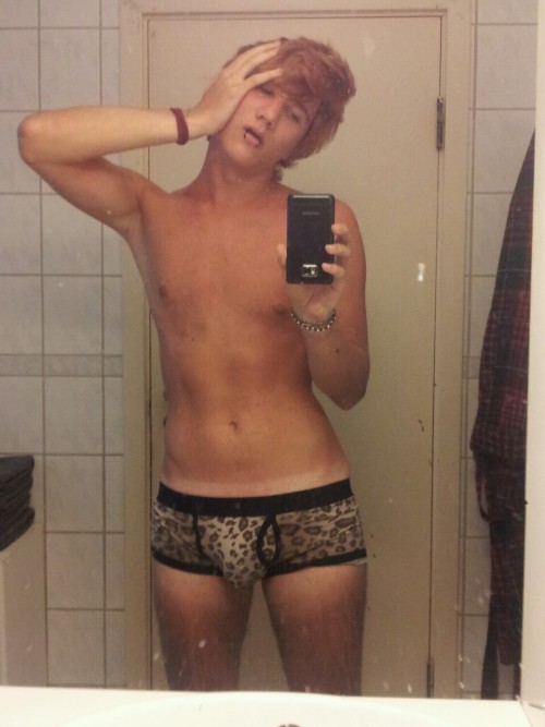 leikoeyvind:  So gonna regret this, but what ever.. I’m starting to feel comfortable with myse