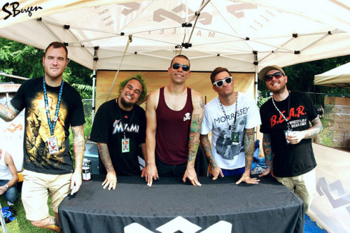 keepsmilenaway:  New Found Glory on Flickr. 