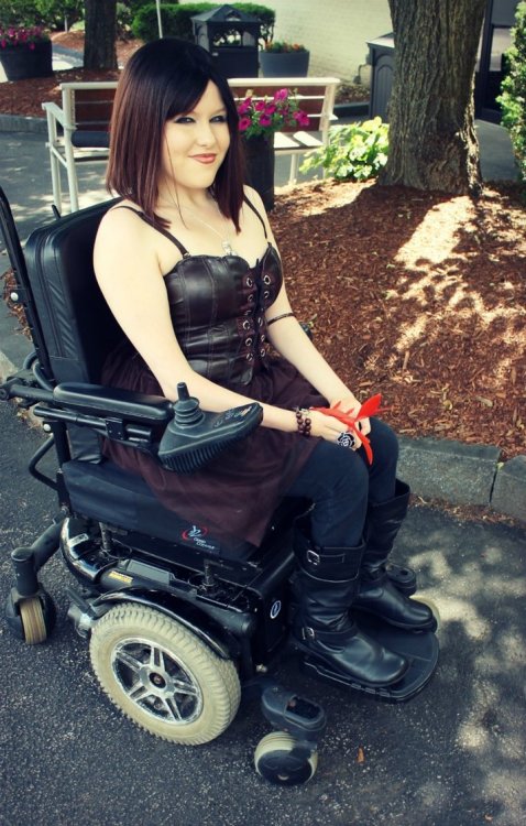 disabledpeoplearesexy:  Might have blogged this one before too… but again, too stunning not t