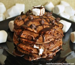 gastrogirl:  choco-mallow pancakes. 