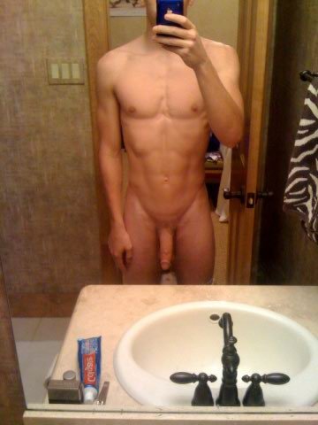 bathroomjerkoff:  Perfect cock