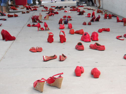 salmayazmine:farahjoon:thepeoplesrecord:Red shoes display protests violence against women in MexicoJ