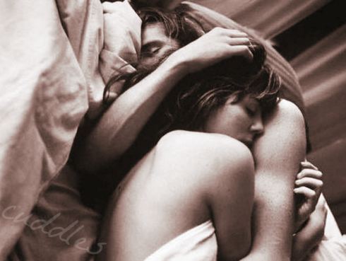flyingthroughcloudss:  I wanna be cuddled in bed right now.I miss falling asleep