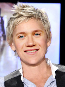 setiaprenn:   doncasturbate:  doncasturbate:  that awkward moment when I try to switch Niall and Ellen’s faces and they still look like themselves  stop reblogging this before ellen sees it and puts it on her fucking show  let’s reblog this till ellen