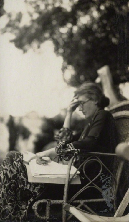 thevictorianlady:Virginia Woolf by Lady Ottoline Morrell, 1926