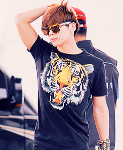 luckyhoney:3 / 30 Jonghyun edits. “Favorite airport fashion.”