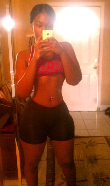 amsoserious:  http://amsoserious.tumblr.com 