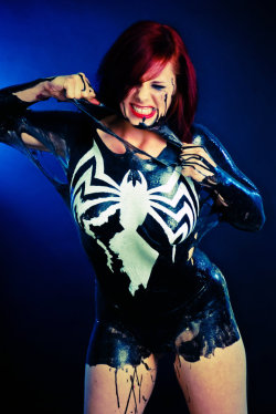 comicbookcosplay:  Alexia Jean Grey [FB | dA] as Venom Photography by Max Shoots WoCC says: Wow! I have never seen Venom cosplayed SO well before. Well posed and shot. All involved should be darn pleased with themselves. 