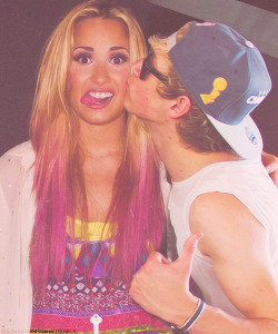 one-direction-and-my-world:  NEMI MEUS ANJOS