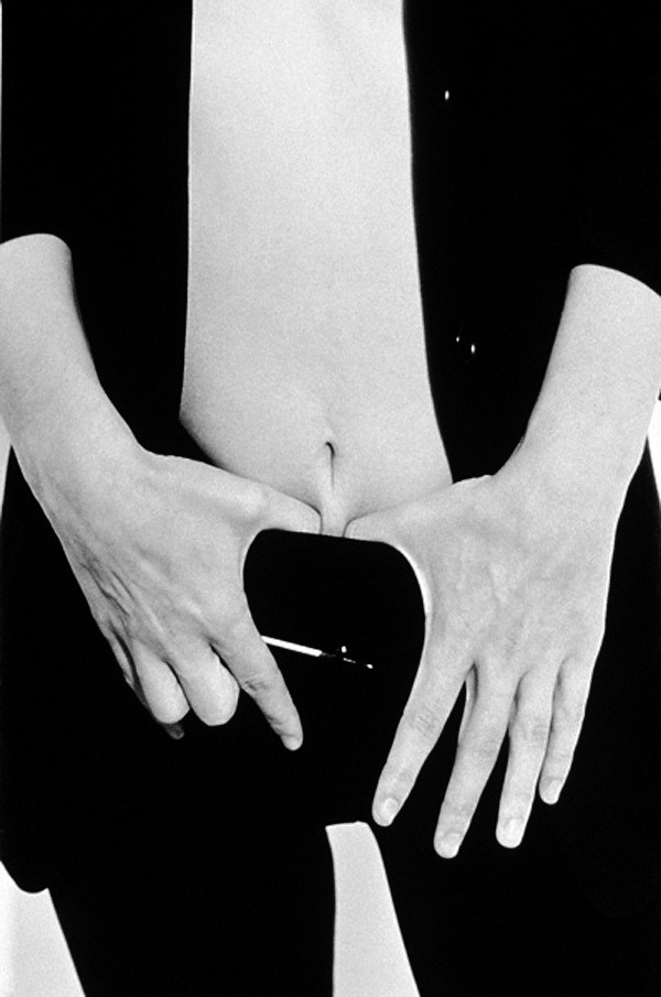 inritus:  Winona Ryder photographed by Michel Haddi