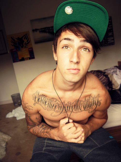hotsouls:  cute boy with tattoos 