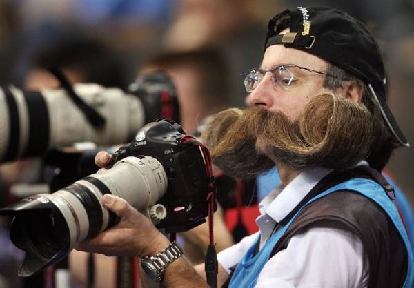 silentskyking:  trustmeimitalian:  Win.  Holy mustache!!