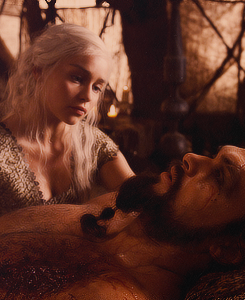 queenofwrath:  Emilia Clarke and Jason Momoa,