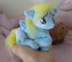 askthedoctor-and-derpy:  gamerjake:  jeweldryn213:  Derpy wants her muffin! by ~Epicrainbowcrafts  OMG SO CUTE!~ &gt;W&lt;  Derpy: Gimme my muffin D:&lt; 