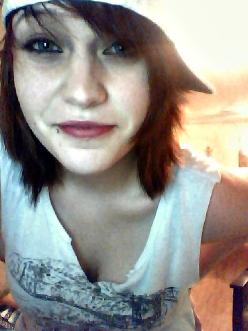 ifancylesbians:  My name’s Christine. I like Chinese food and girls. Come talk to me cause I’m super nice and follow back. Taken but I like friends. <333http://ideatyoulikeasalad.tumblr.com  