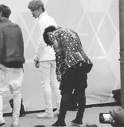mataokii-deactivated20140308:  Tao checking on Lay (´Ａ｀。) 