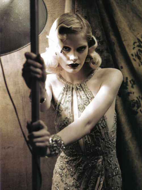 voguelovesme:  Heidi Mount and Iris Strubegger, photographed by Paolo Roversi for