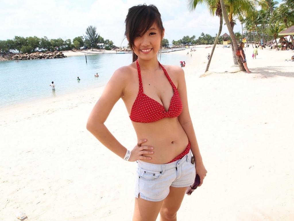 publicjerka:  her blow jobs are out of this world but giving her a good deep creampie