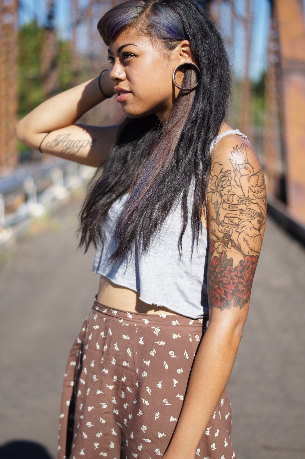 molassesinmyveins:  Drake took some pictures of me, hi. Vanessa made me laugh in