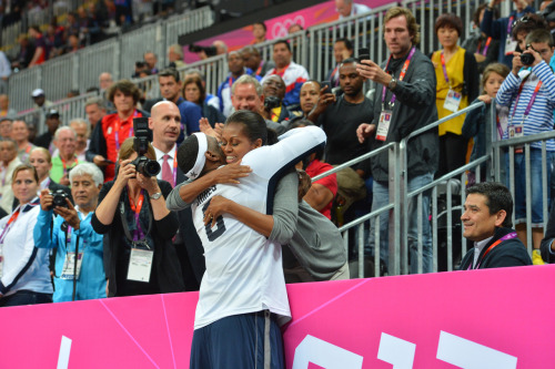nba:  July 29, 2012: USA Basketball defeats France 98-71 in Preliminary Round action at 2012 Olympics. (Photo by Jesse D. Garrabrant/NBAE via Getty Images) 