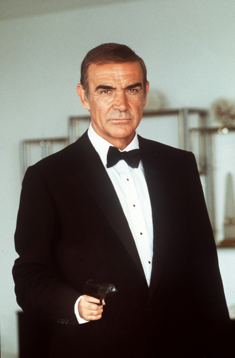 onetinyhand: james bonds pointing guns at stuff...