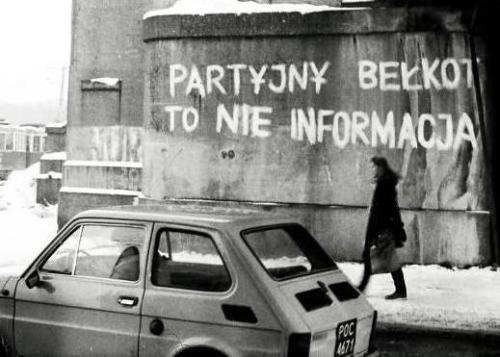 enola-gay:  The Party’s gibberish is not information  Poznań, December 13, 1981 photo by Jan Kołodzi