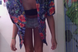 island-tropics:  im in love with this shirt