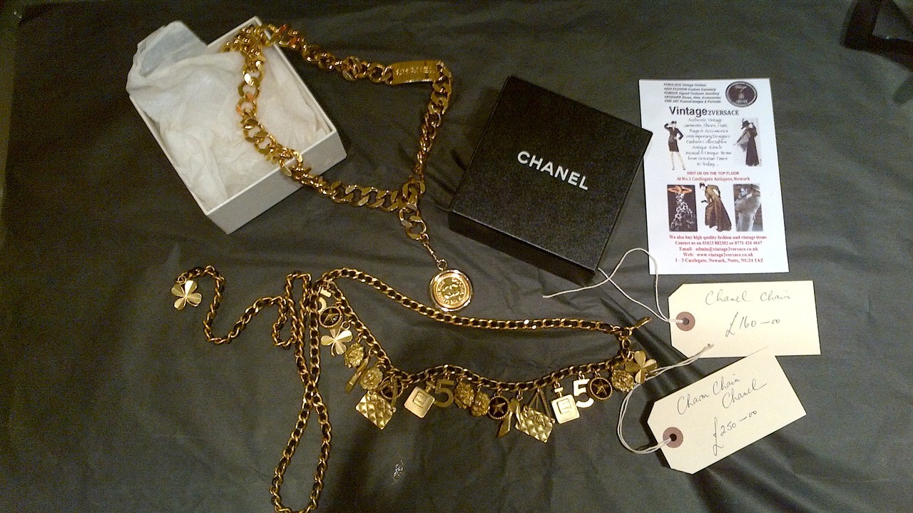 Chanel CC Logo Chain Bracelet Vintage Gold