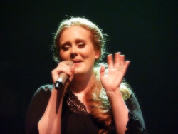 waiting-for-adele:  Because when I´m sad