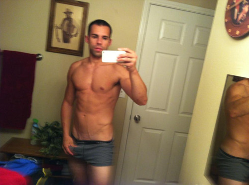 amonsterinmybed:  26 year old straight guy from League City, TX