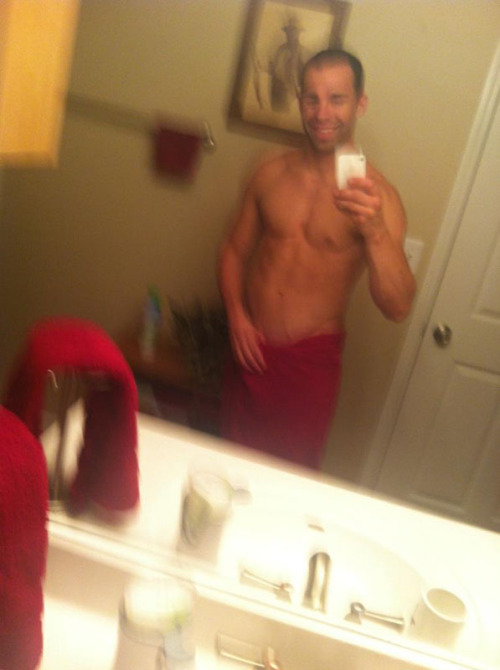 amonsterinmybed:  26 year old straight guy from League City, TX