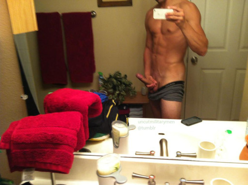 amonsterinmybed:  26 year old straight guy from League City, TX